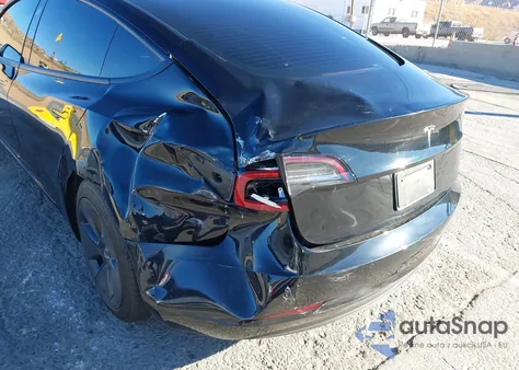 2021 Tesla Model 3 Standard Range Plus Rear-Wheel Drive from USA, damaged, VIN 5YJ3E1EAXMF870626